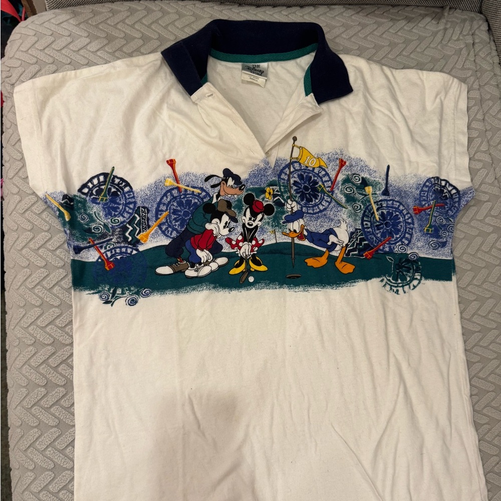 Disney store vintage golf Mickey and friendWhite Polo collar shirt size small
